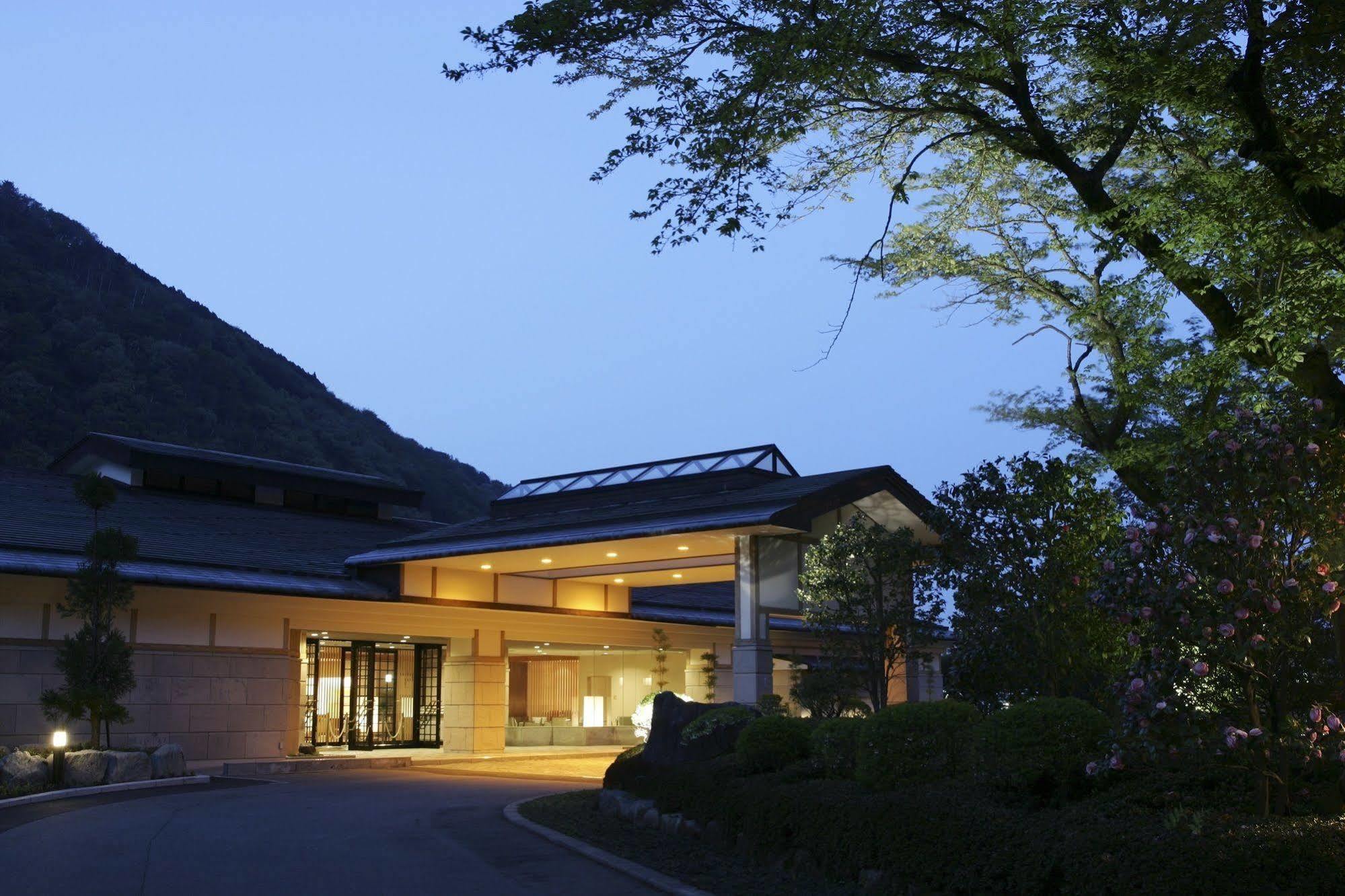 Hotel Hatsuhana Hakone Buitenkant foto